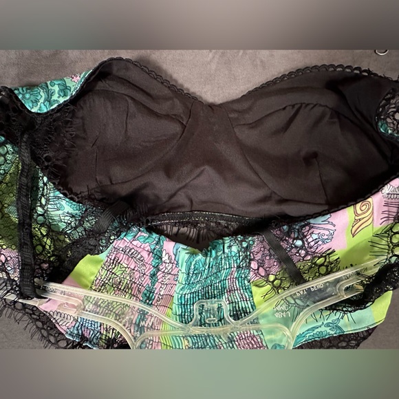 LOOKS LIKE DOLCE GABBANA PATTERN TOP AND SKIRT SET SUIT - Picture 2 of 7